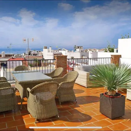 Large Modern With Private Terrace Apartmán Nerja